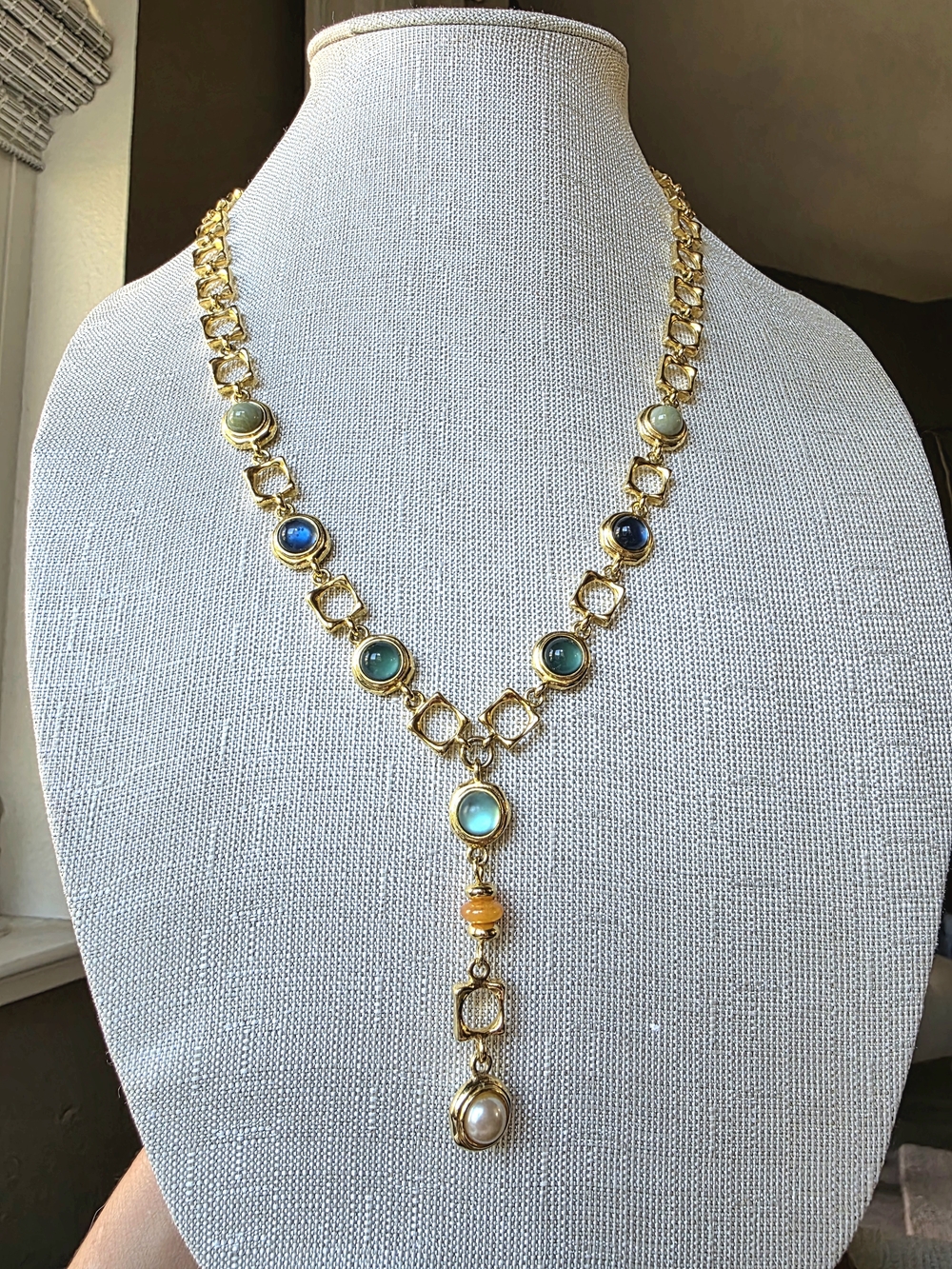 Liz Clairborne Vintage boutique-style fashion Y-drop collar statement necklace - Picture 2 of 13